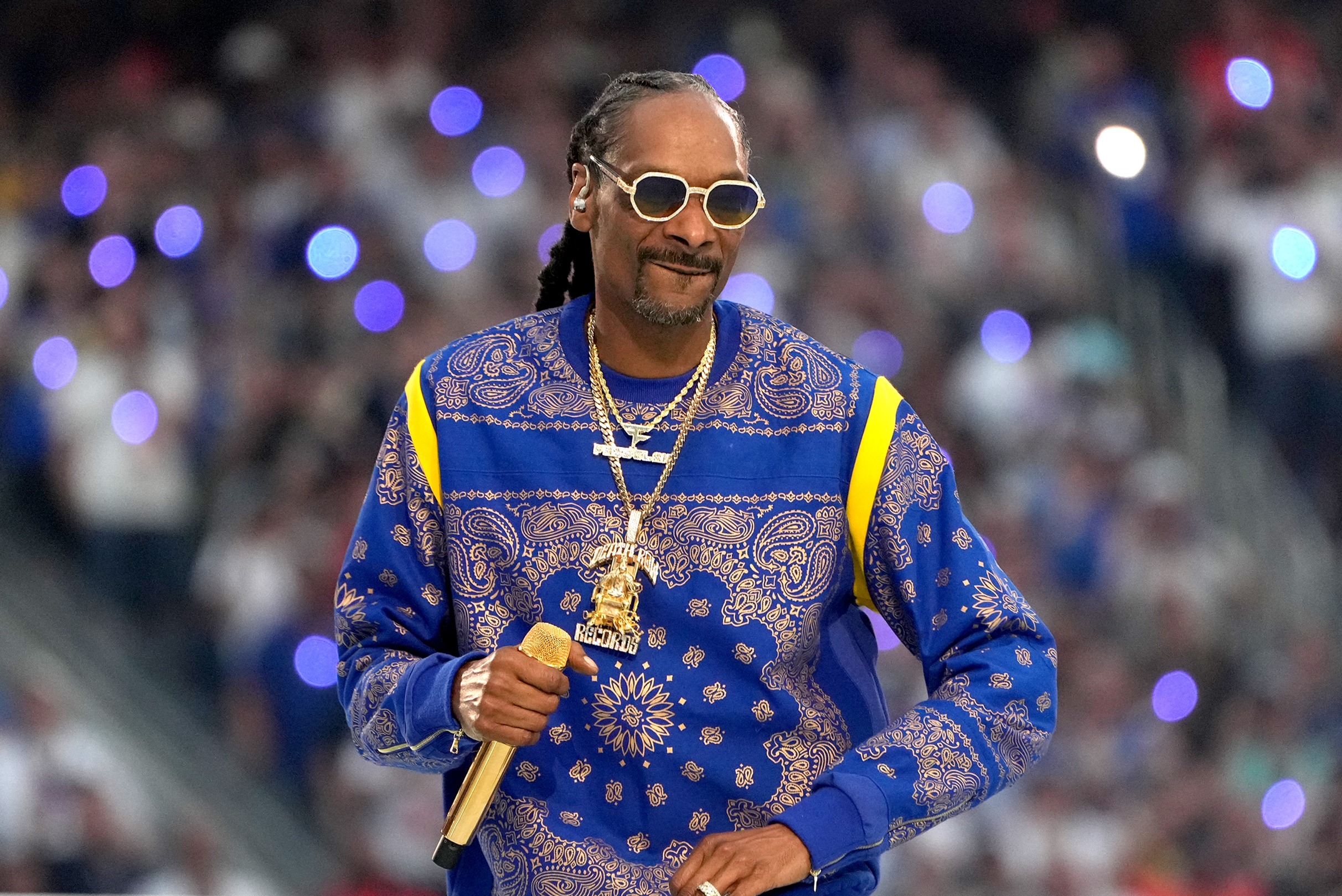 Rap Takes Over Super Bowl Halftime, Balancing Celebration and