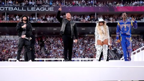 In response to the at home Alaska Yes, the Halftime Performers at the Super Bowl Do Get Paid—But Not Much