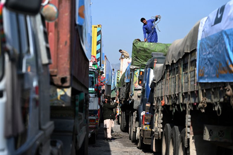 Afghanistan, aid, from, Pakistan