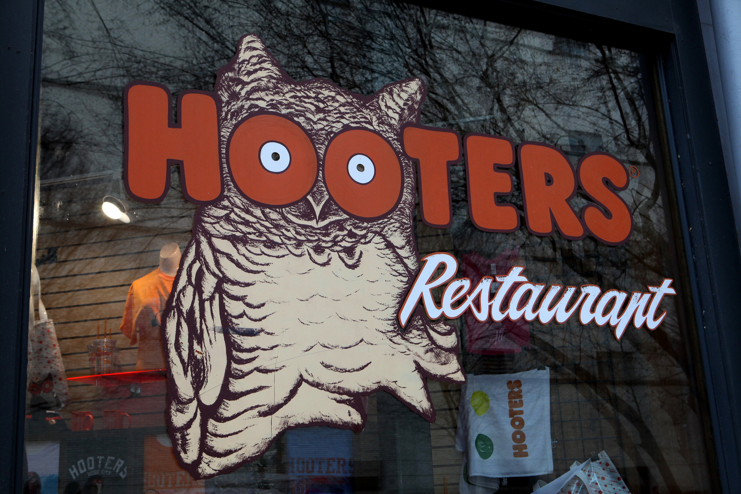 Viral clip shows Hooters staff buying their own tights from a