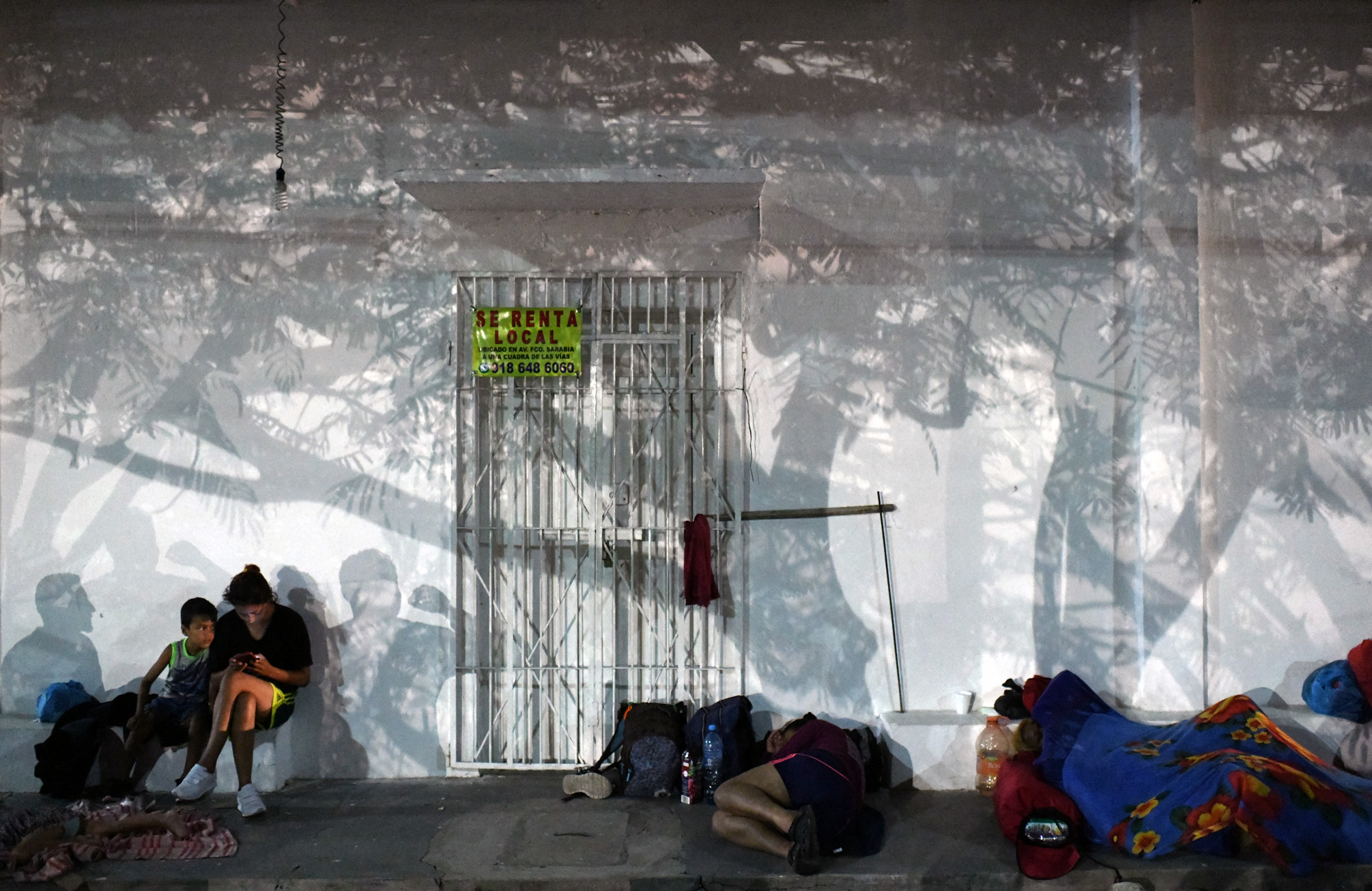 Migrants Sew Mouths Shut in Protest, Effort to Move Toward U.S. Border