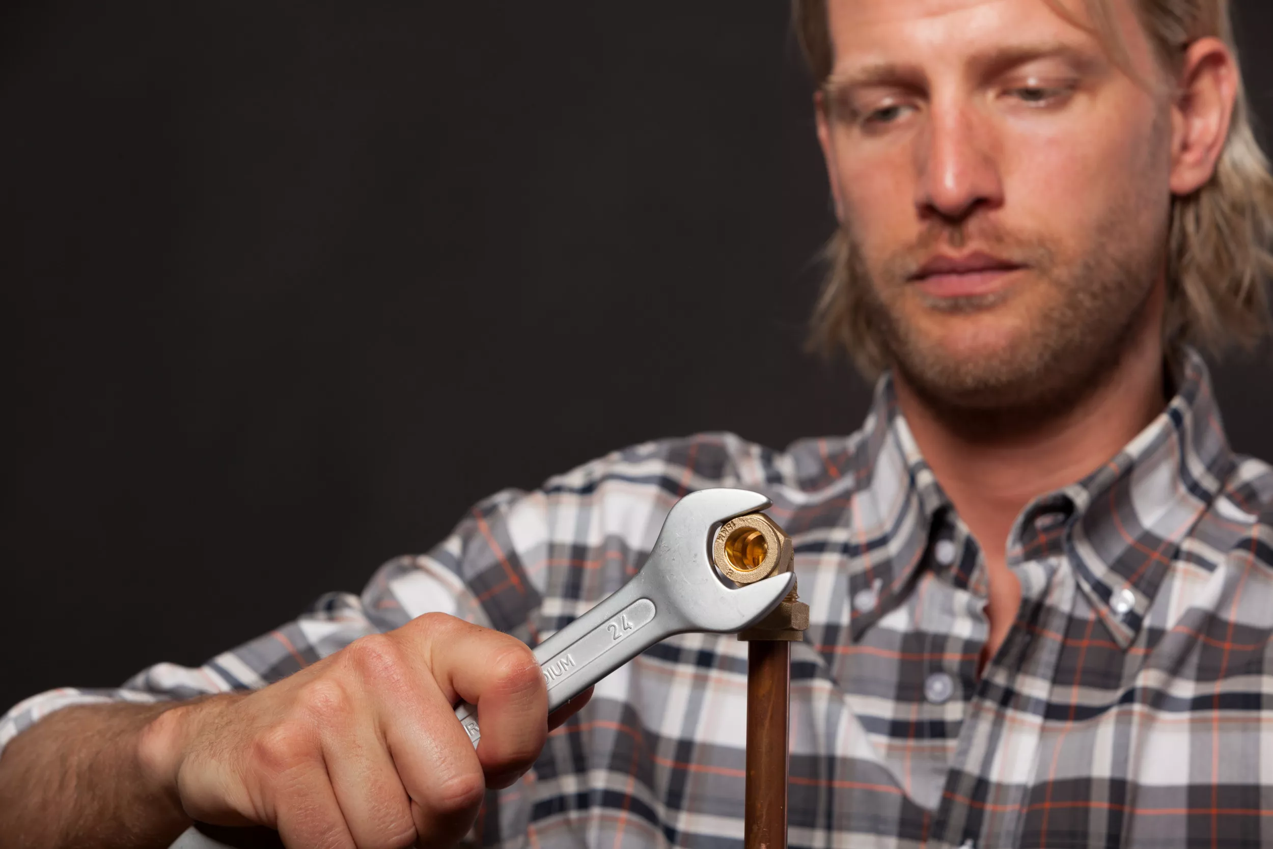 Internet Backed Plumber Who Quit Job Rather Than Cut His Long Hair - Vimarsana News