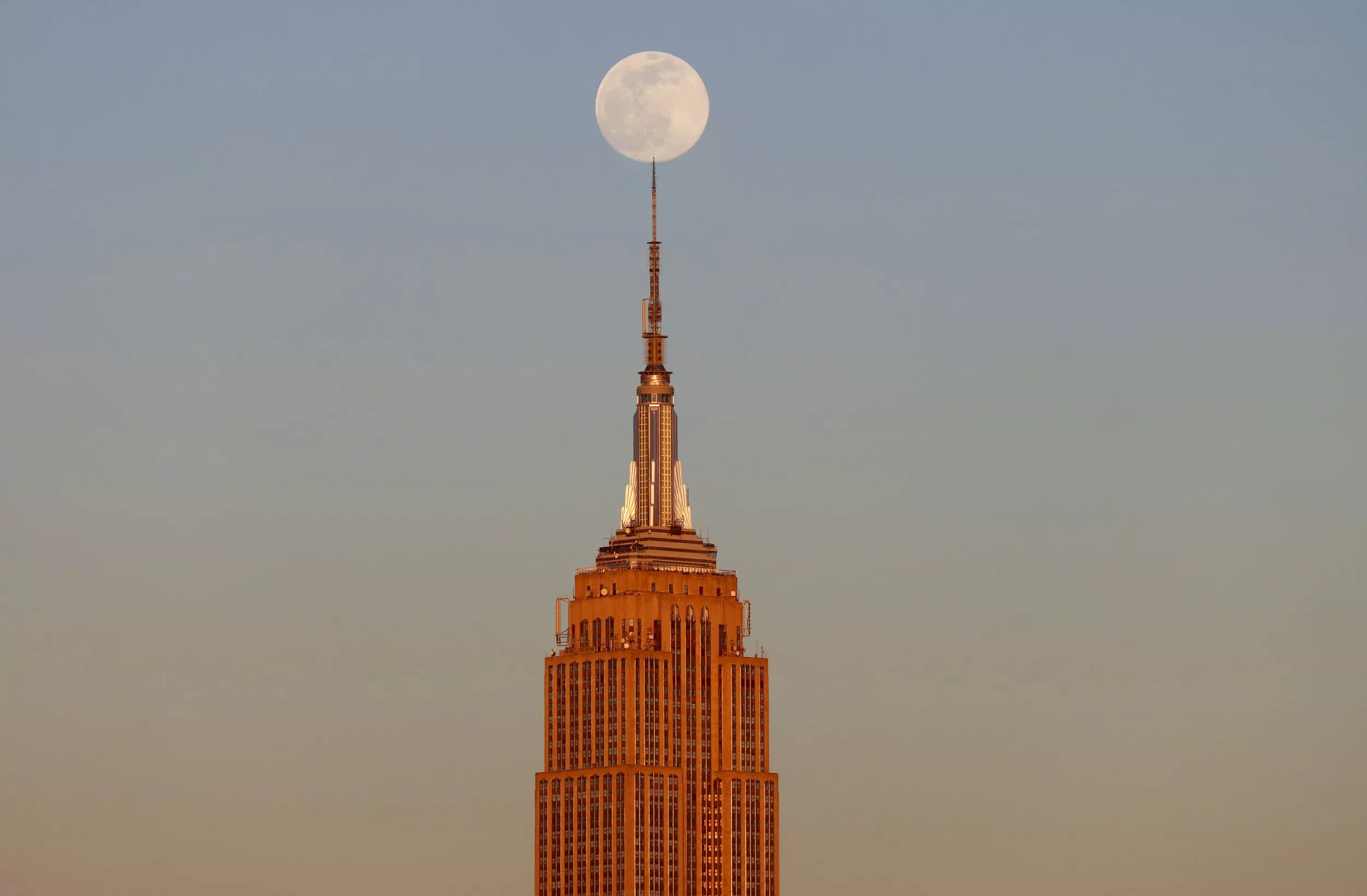 February's Snow Full Moon in Stunning Photos From Around the World - Vimarsana News