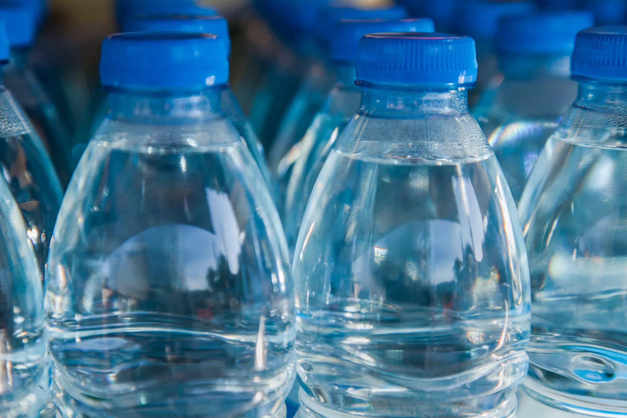 Self-Confessed 'Snob' Spending $2K a Month on Bottled Water Sparks Outrage - Vimarsana News