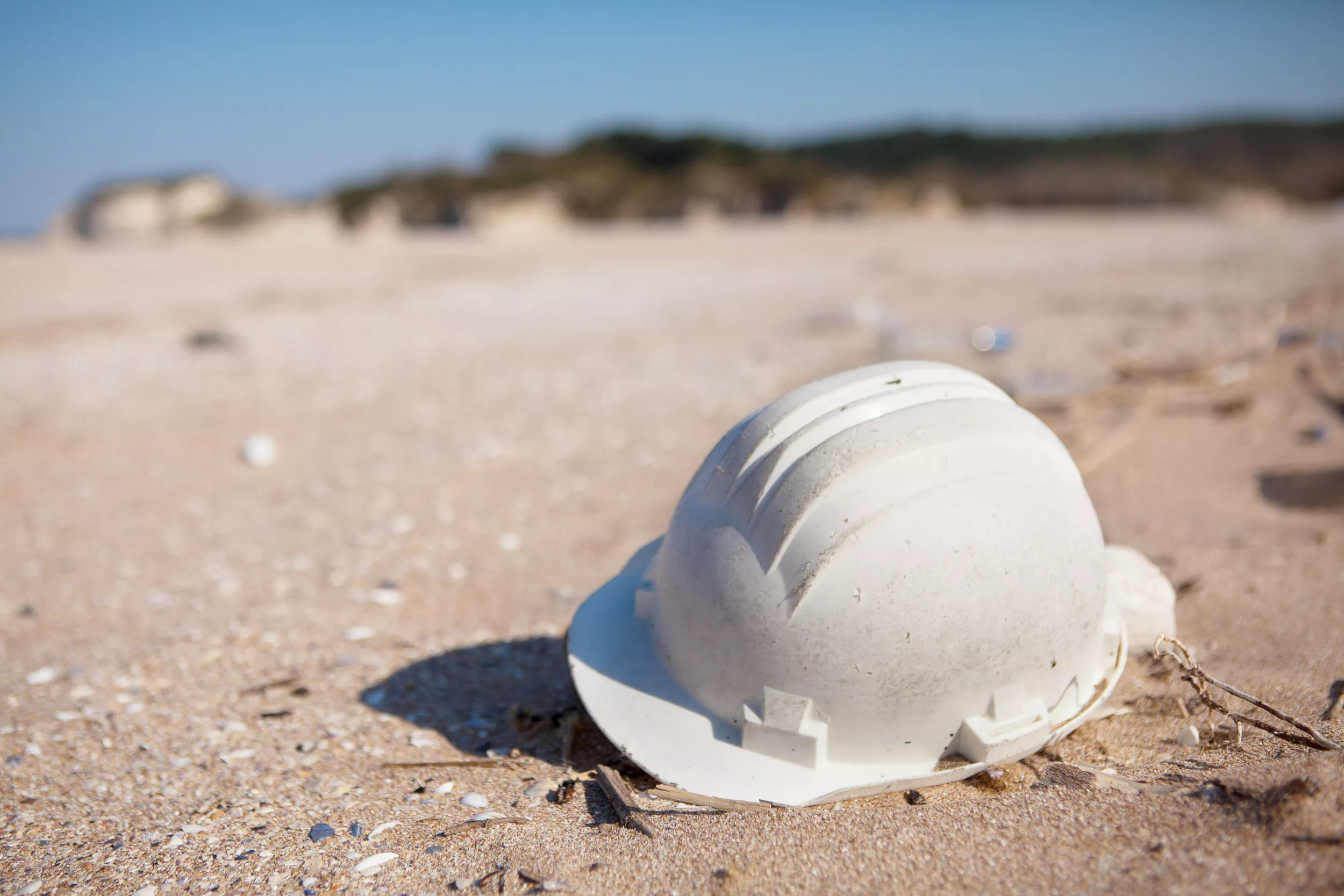Hard Hat Voyaged Across Ocean, Washed Up on Shore 3,000 Miles Away - Vimarsana News