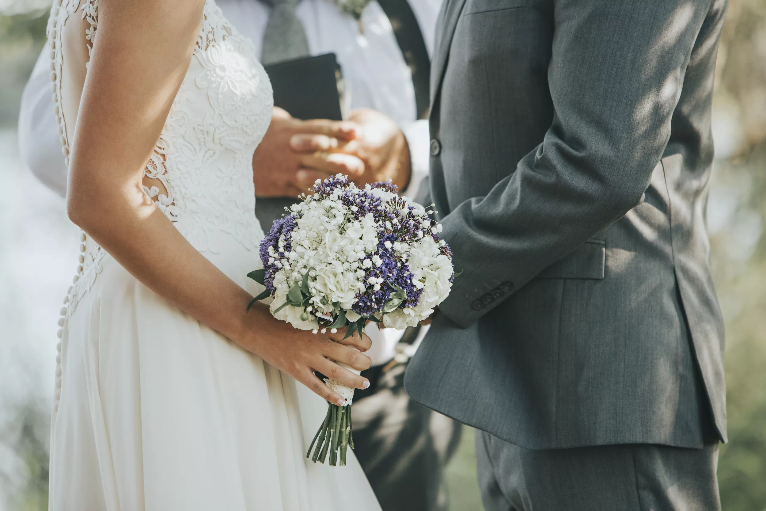 Bride Asks Guest To Give Up Wedding Villa for Her Family, Sparks Outrage - Vimarsana News