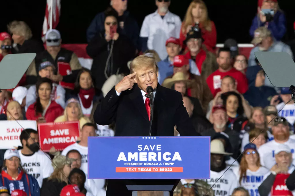 Trump's Classified-Docs Scandal Demands DOJ Probe: Legal Experts - Vimarsana News