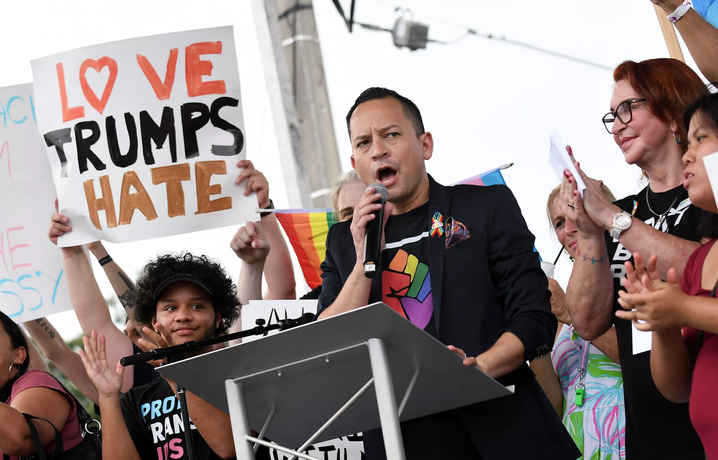 Florida's 'Don't Say Gay' Bill Would See Schools Out Students to Parents - Vimarsana News