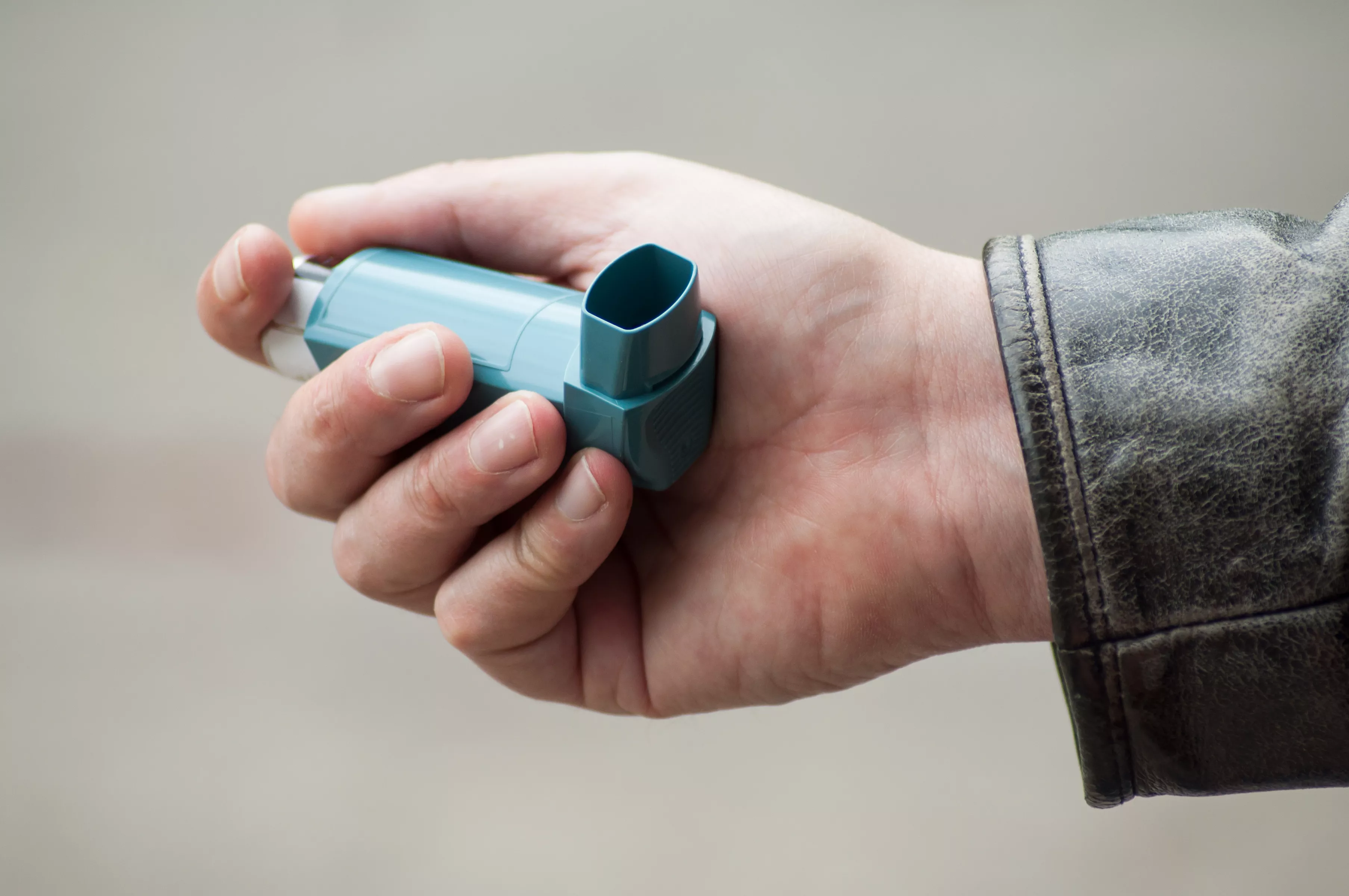 Teenager Dies After Suffering Asthma Attack in Shopping Mall Parking Lot - Vimarsana News