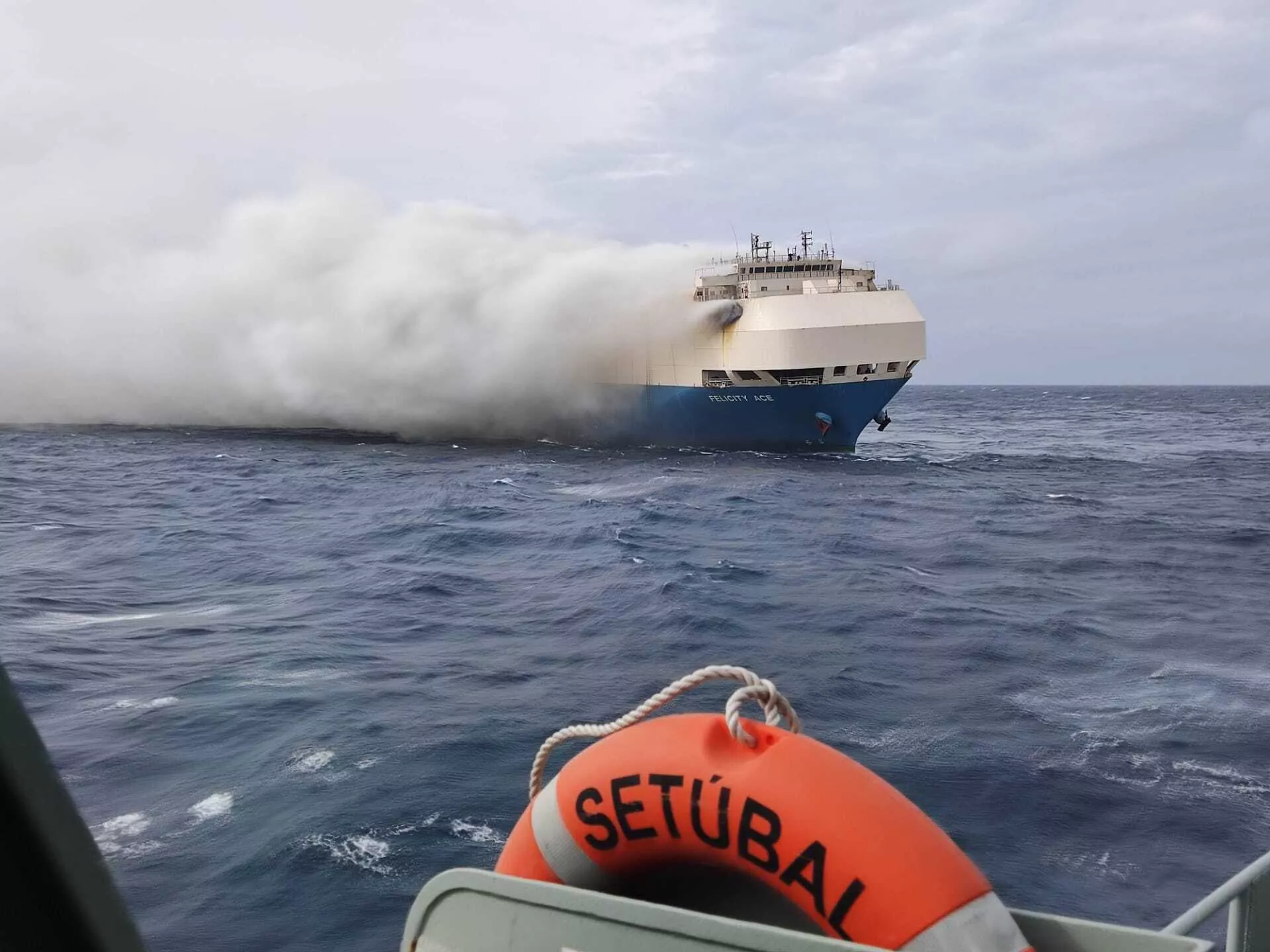 Vessel Carrying Luxury Cars Sinks in Atlantic Ocean 13 Days After Fire - Vimarsana News