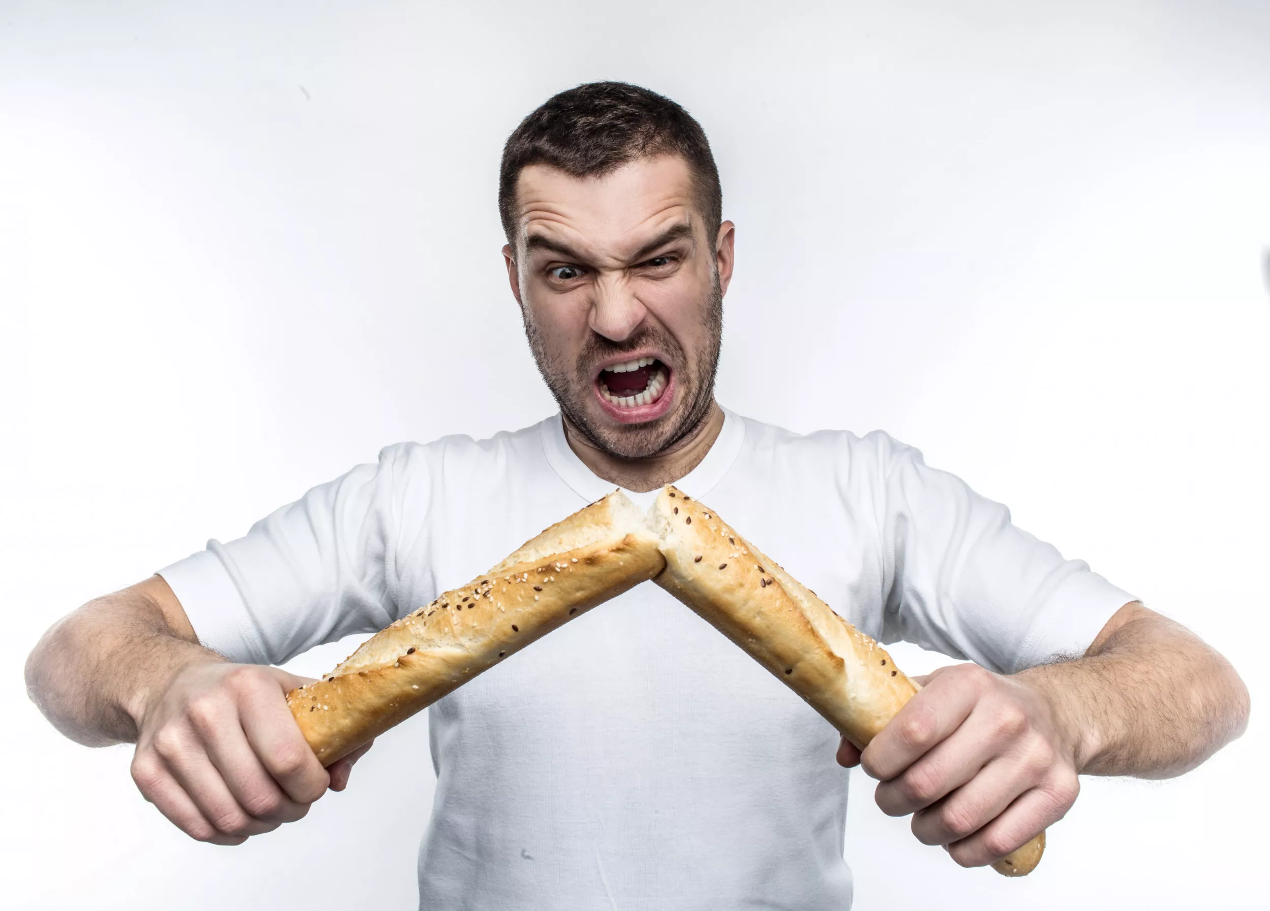 Man Allegedly Hit Wife With Loaf of Bread, Board in 'Domestic Dispute' - Vimarsana News