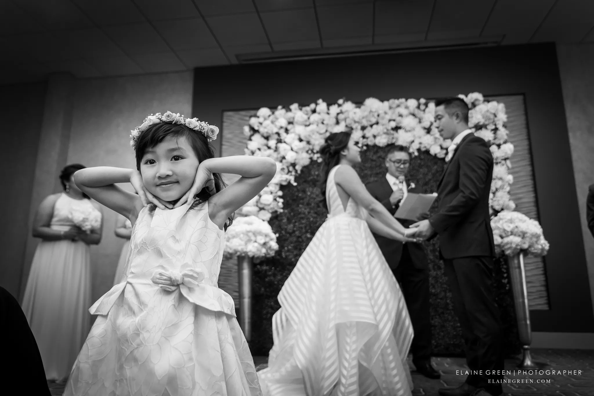 Wedding Photographer Reveals 10 Worst Mistakes Guests Make During Ceremony - Vimarsana News