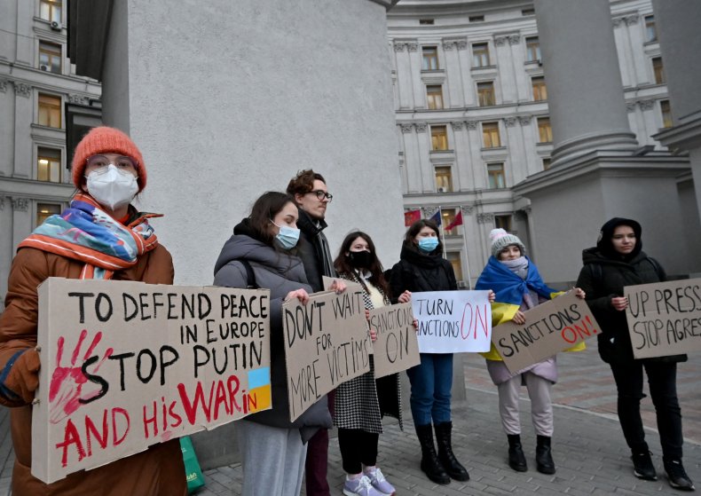 protestors Kyiv nordic stream 2 pipeline ukraine