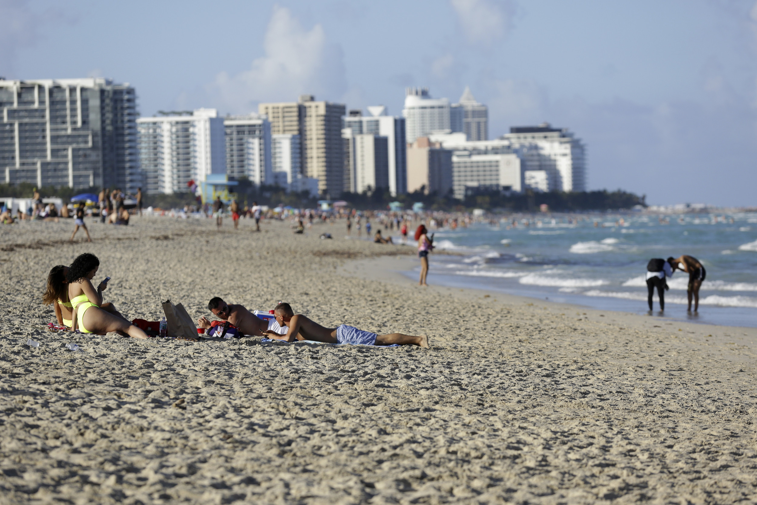 Miami's South Beach Bans Alcohol Sales After 2 A.M. During Spring Break ...