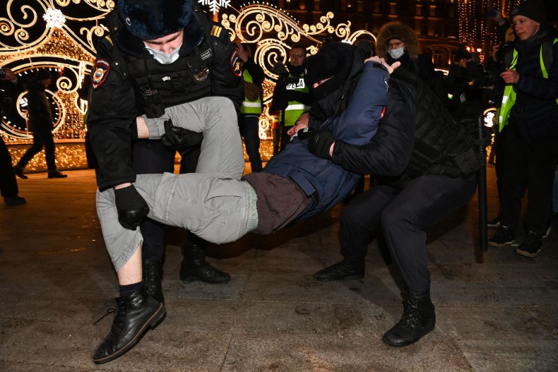 Russian Police Detain Protestors