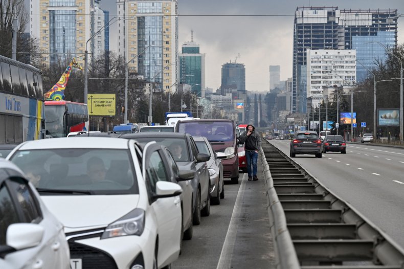 russia ukraine flee west