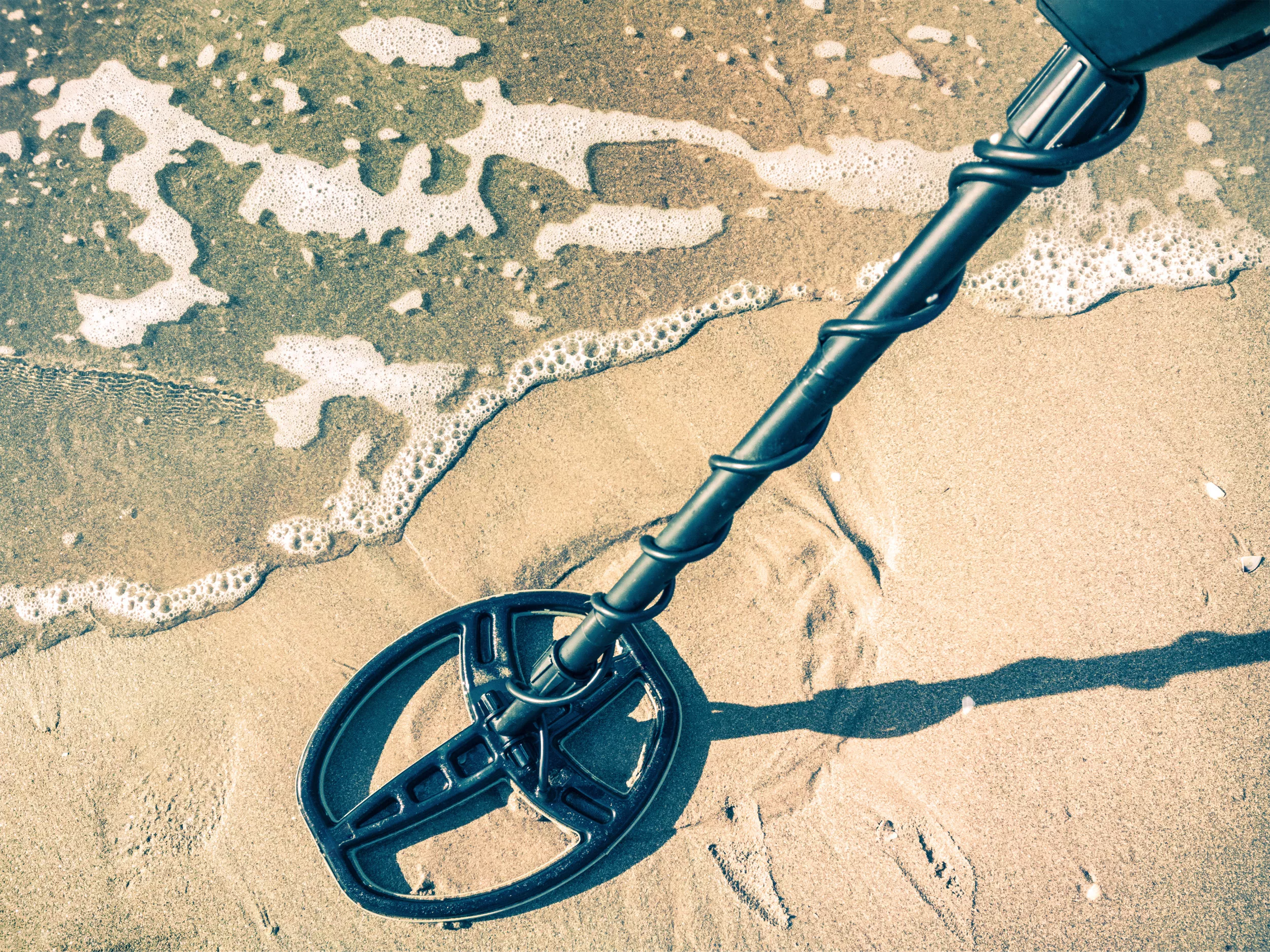 From Watches to a Safe, People Reveal Best Metal Detecting Finds in Post - Vimarsana News
