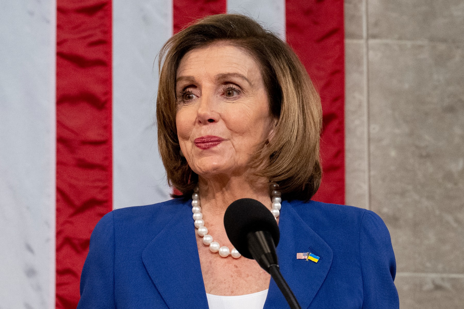 Video of Nancy Pelosi's Gestures During State of the Union Viewed 1.5M