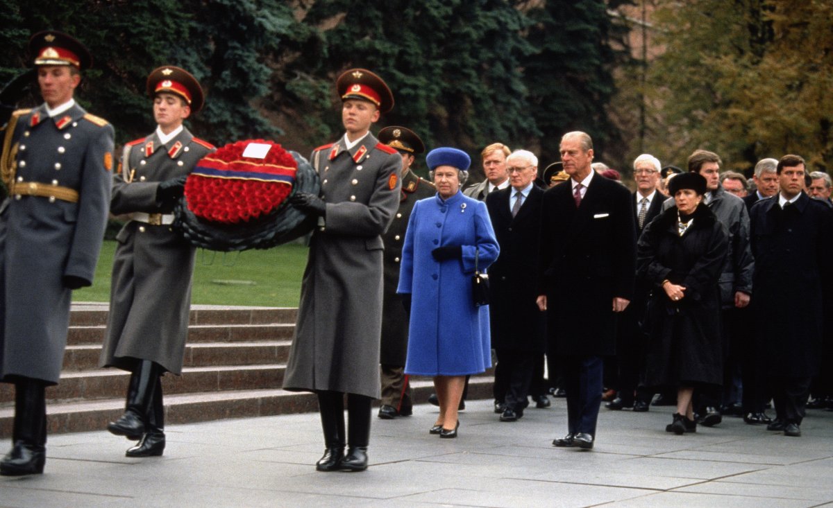 queen elizabeth visits russia Elizabeth II Prince Philip Russia 1994