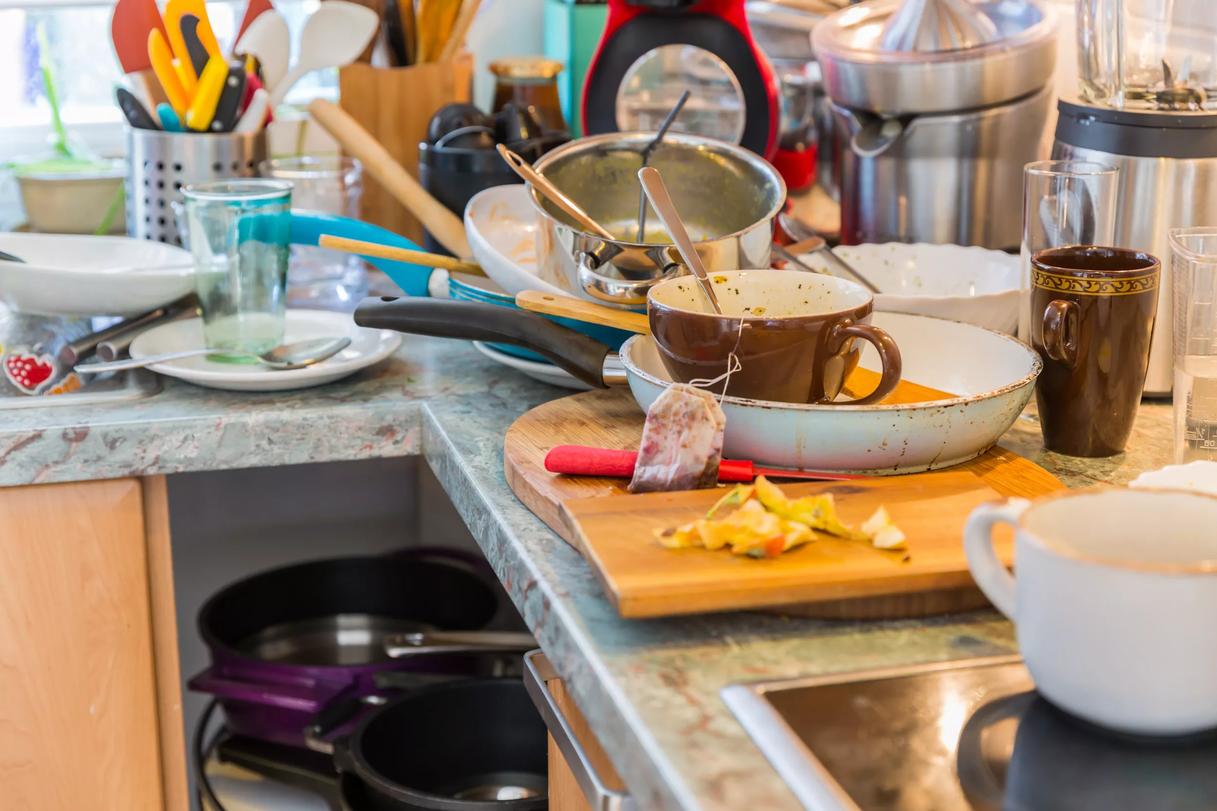'Lazy' Mom-of-4 Shares State of Her House When She Doesn't Clean for Days - Vimarsana News