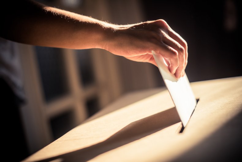 voting, casting ballot