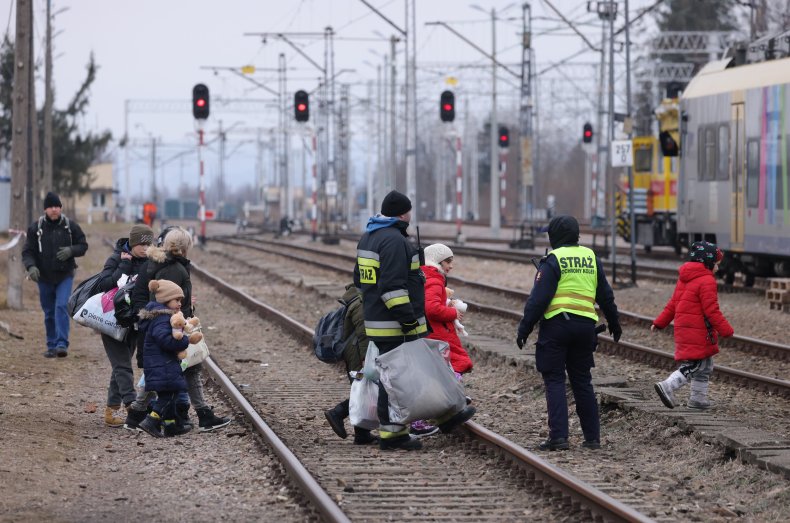 Ukrainian refugees arrive in Poland