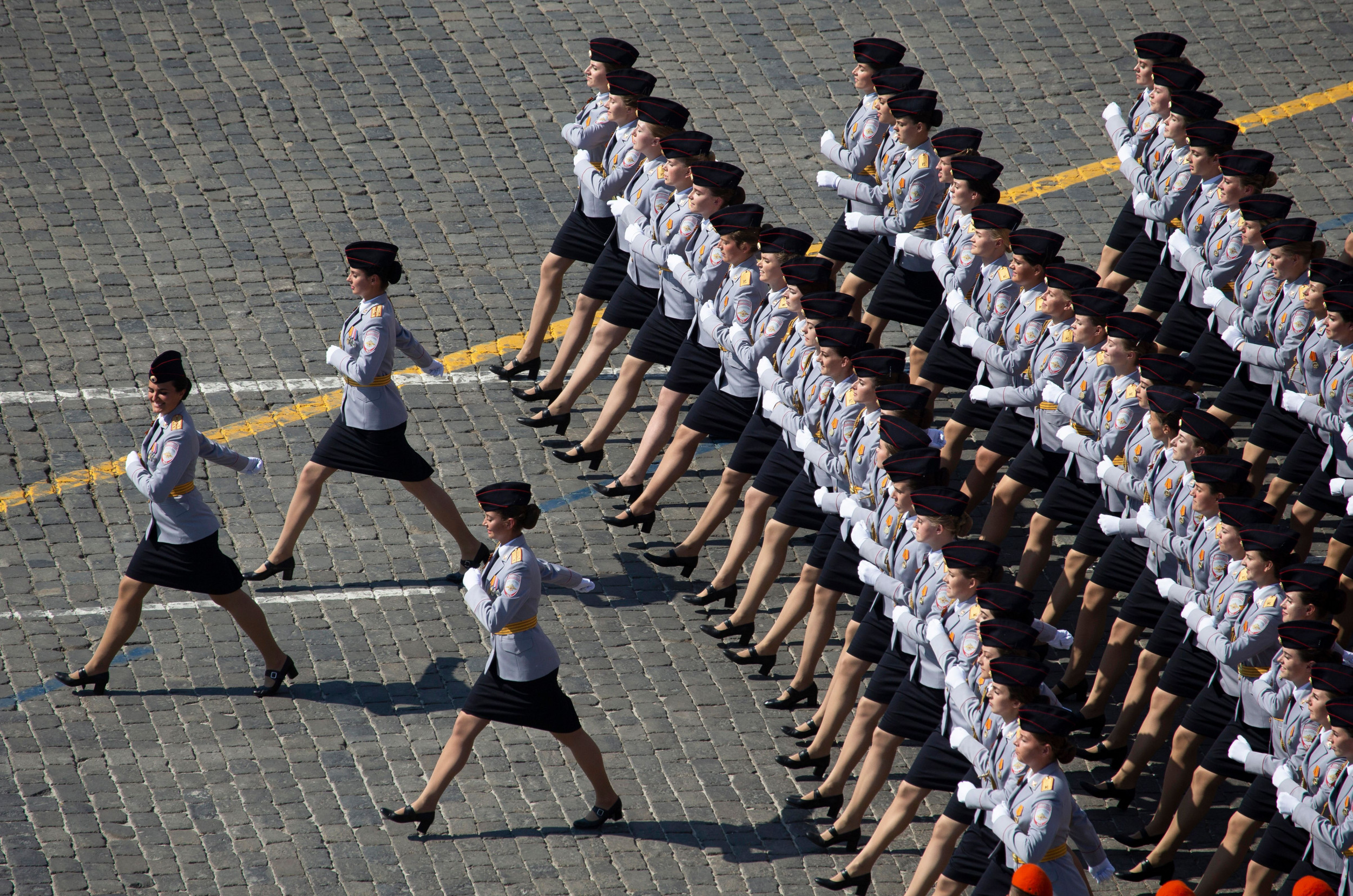 russian female soldiers military parade