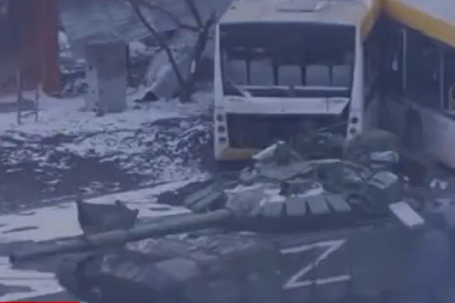 Video Shows Russian Tanks Blasting Civilian Apartment Building in Ukraine