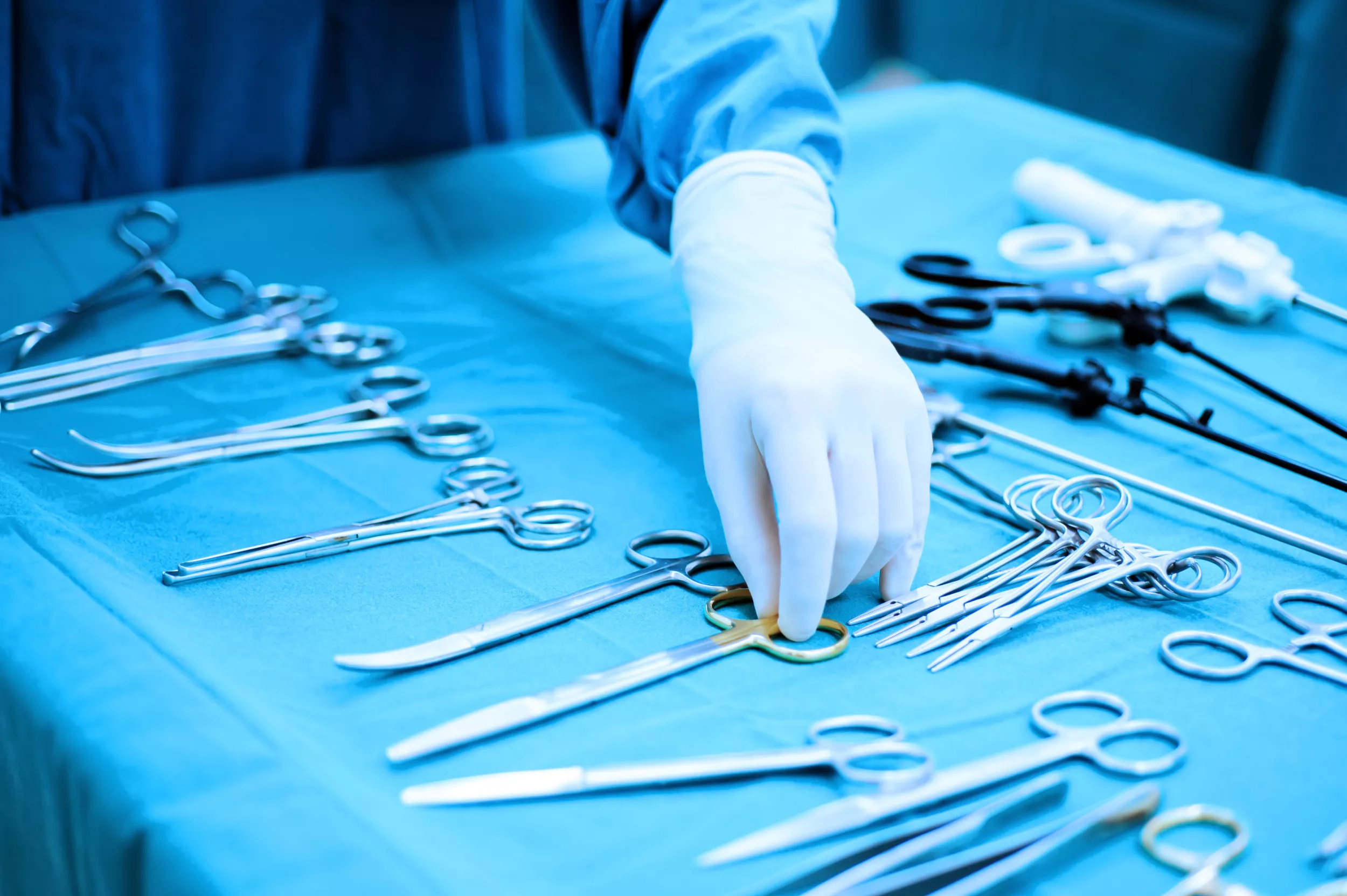 Surgeon's Heartwarming Tweet About Seeing Former Patient Goes Viral - Vimarsana News