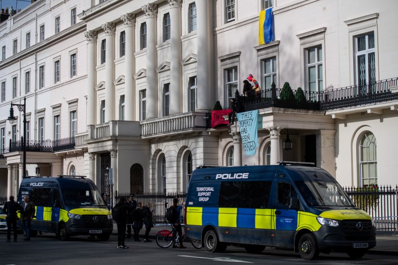 Russia Ukraine Britain Protest Oligarch Balcony