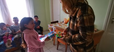 Delivering Aid to Ukrainian Refugees Delivering Aid to Ukrainian Refugees