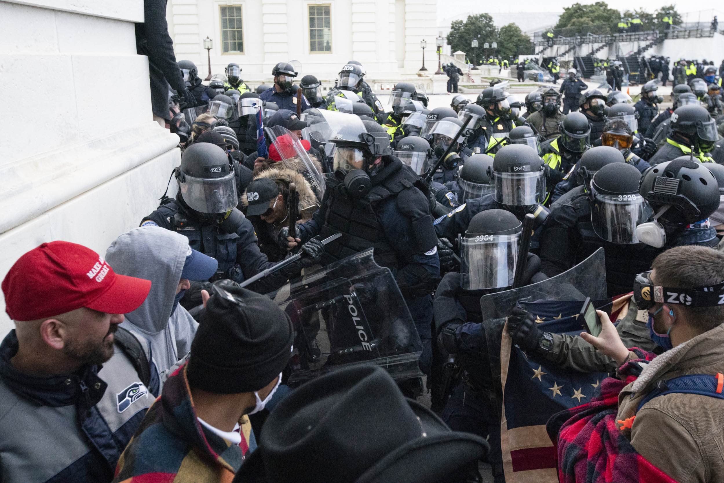Capitol Rioter Asks Judge to Forgo 2 Weeks in Jail, Receive Probation Only