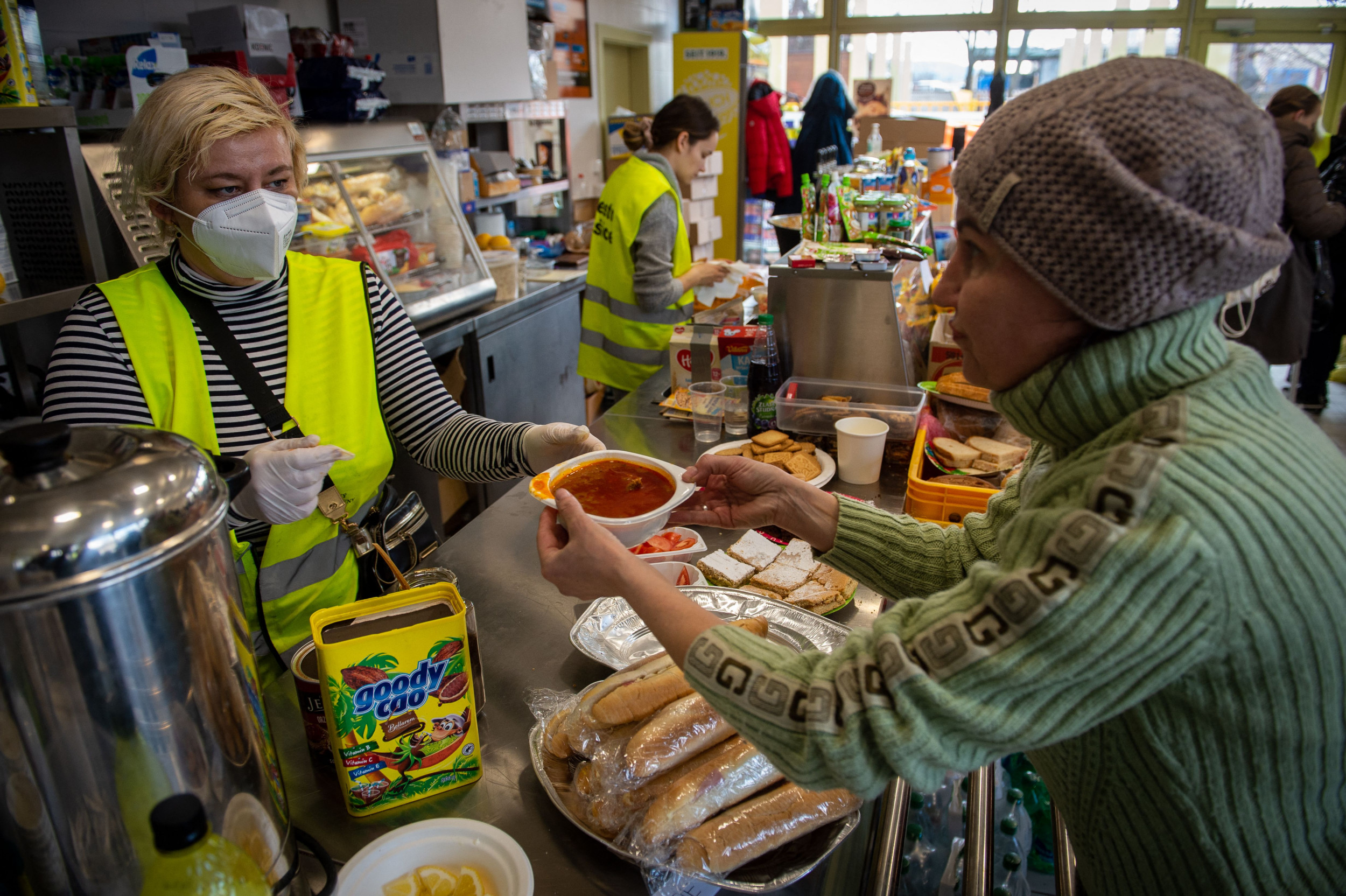 World Central Kitchen Shares Huge Operation to Feed Ukrainian Refugees