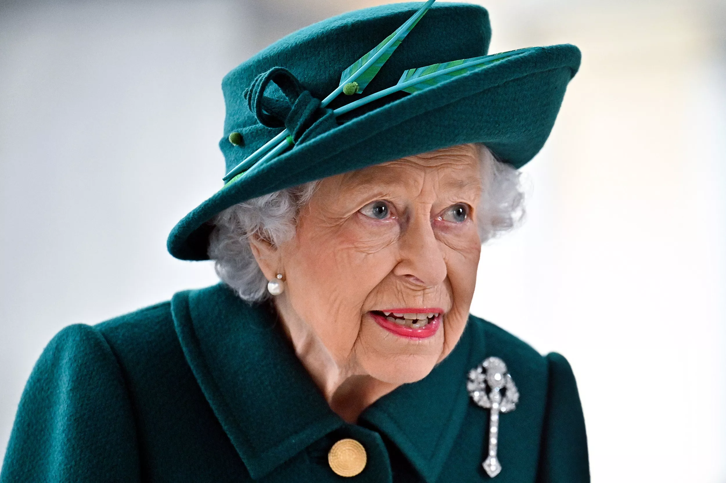 Queen Elizabeth II Joins Cultural Boycott of Russian State - Vimarsana News