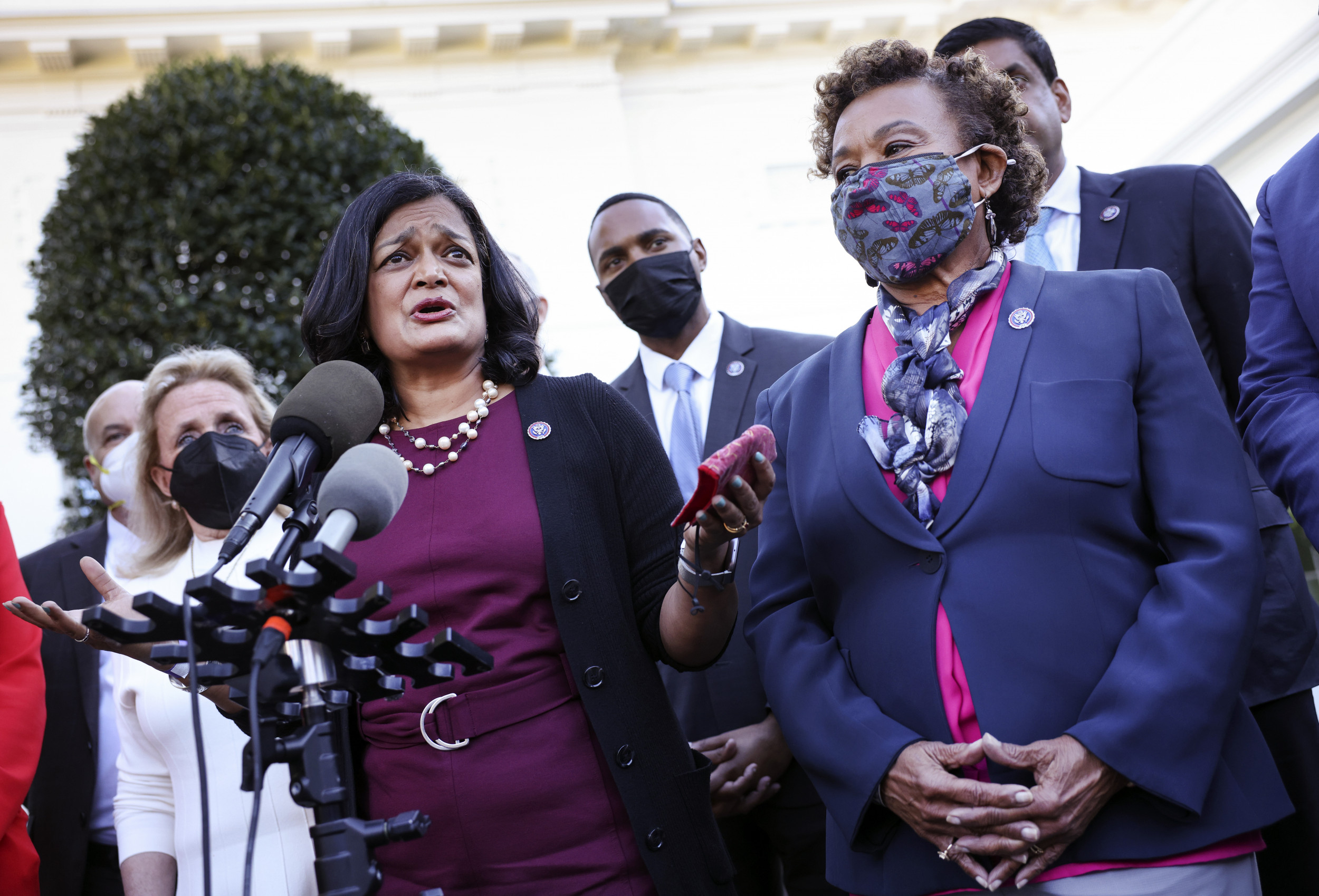 Progressives Press Biden to Bypass Congress as Democrats Sour On Far Left Progressives Press Biden to Bypass Congress as Democrats Sour On Far Left