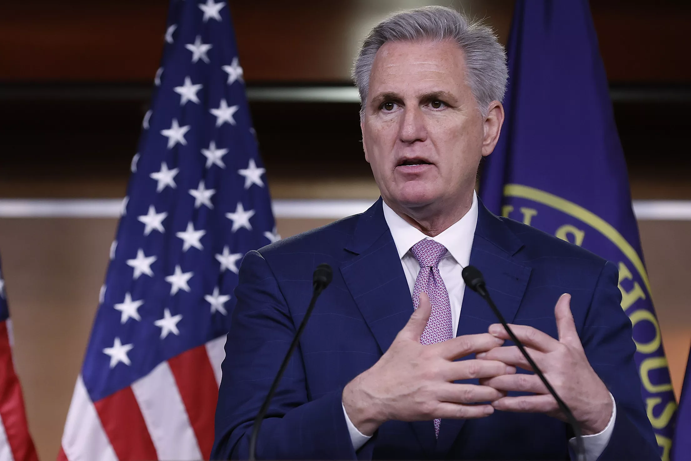 Kevin McCarthy Backs Madison Cawthorn Re-Election Despite Zelensky Insult - Vimarsana News