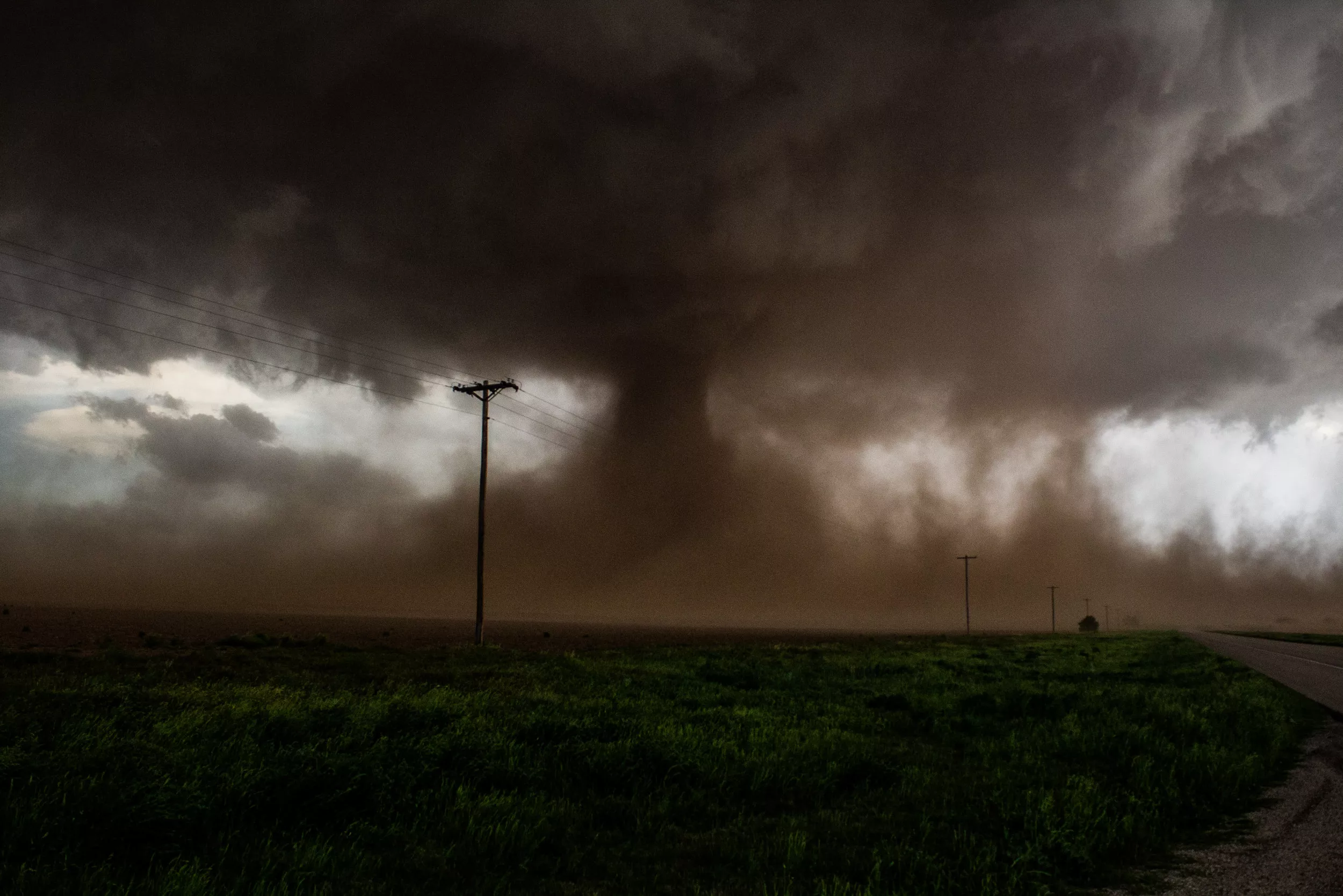 Camera Takes Direct Hit From Tornado as Texas Weather Deteriorates - Vimarsana News