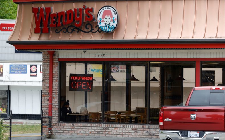 Chicago Cop Served Food Containing Hair and Dirt at Wendy’s: Police