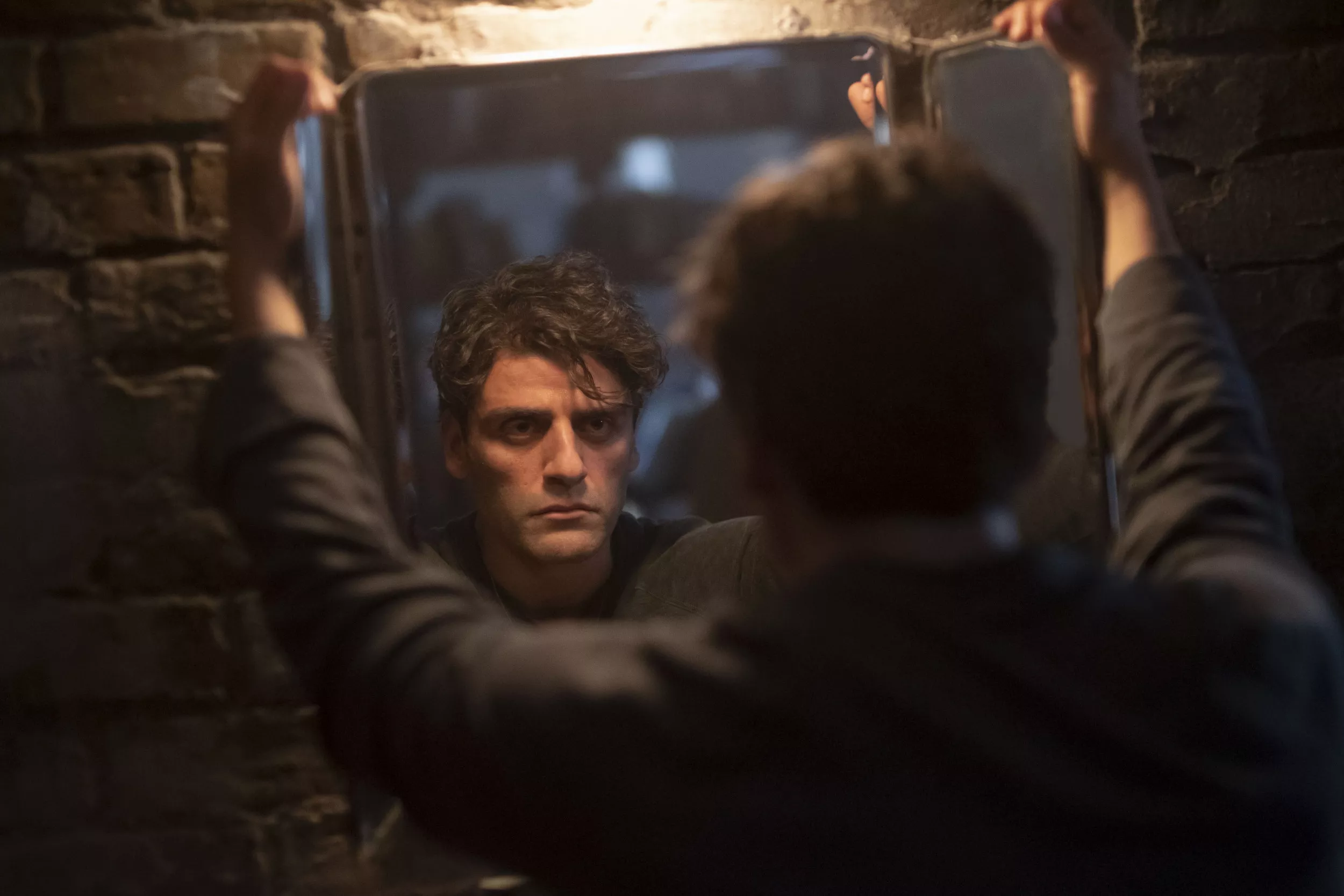 Oscar Isaac's 'Moon Knight' Accent Has a Bizarre Origins Story - Vimarsana News