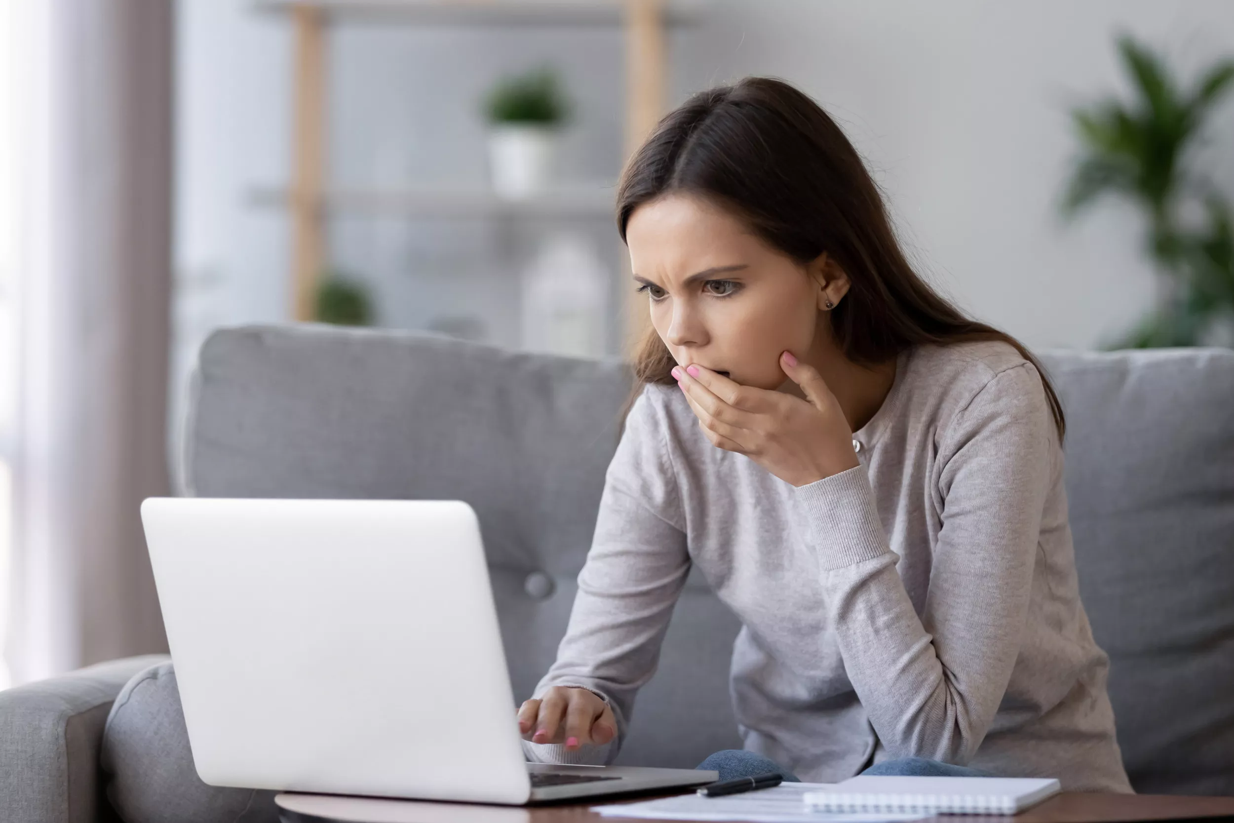 Internet Shocked As Woman's School Bully Finds Her on Social Media: 'Block' - Vimarsana News
