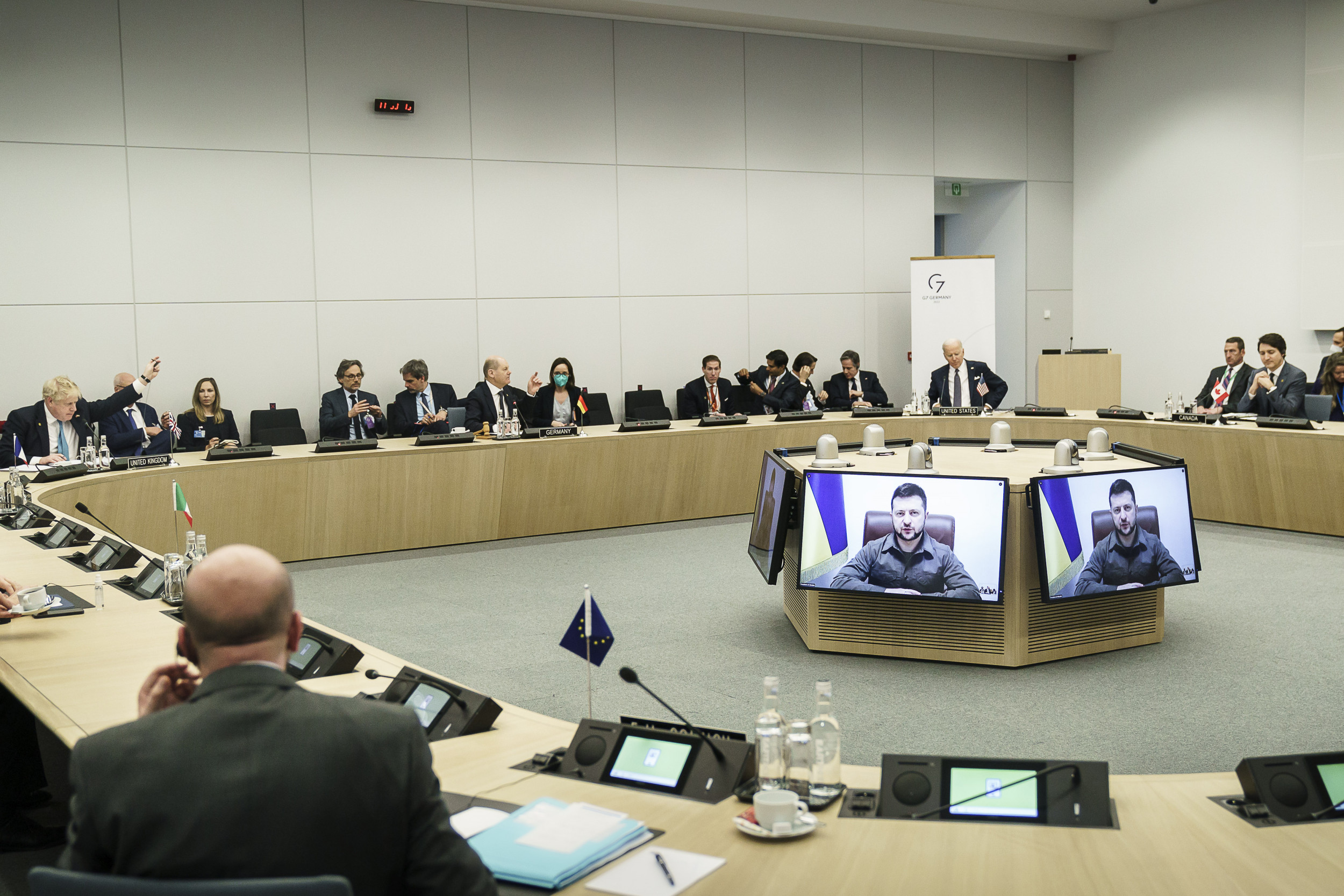 Zselenszkij azt üzeni az EU vezetőinek, hogy válasszanak egy oldalt az ukrajnai háborúban