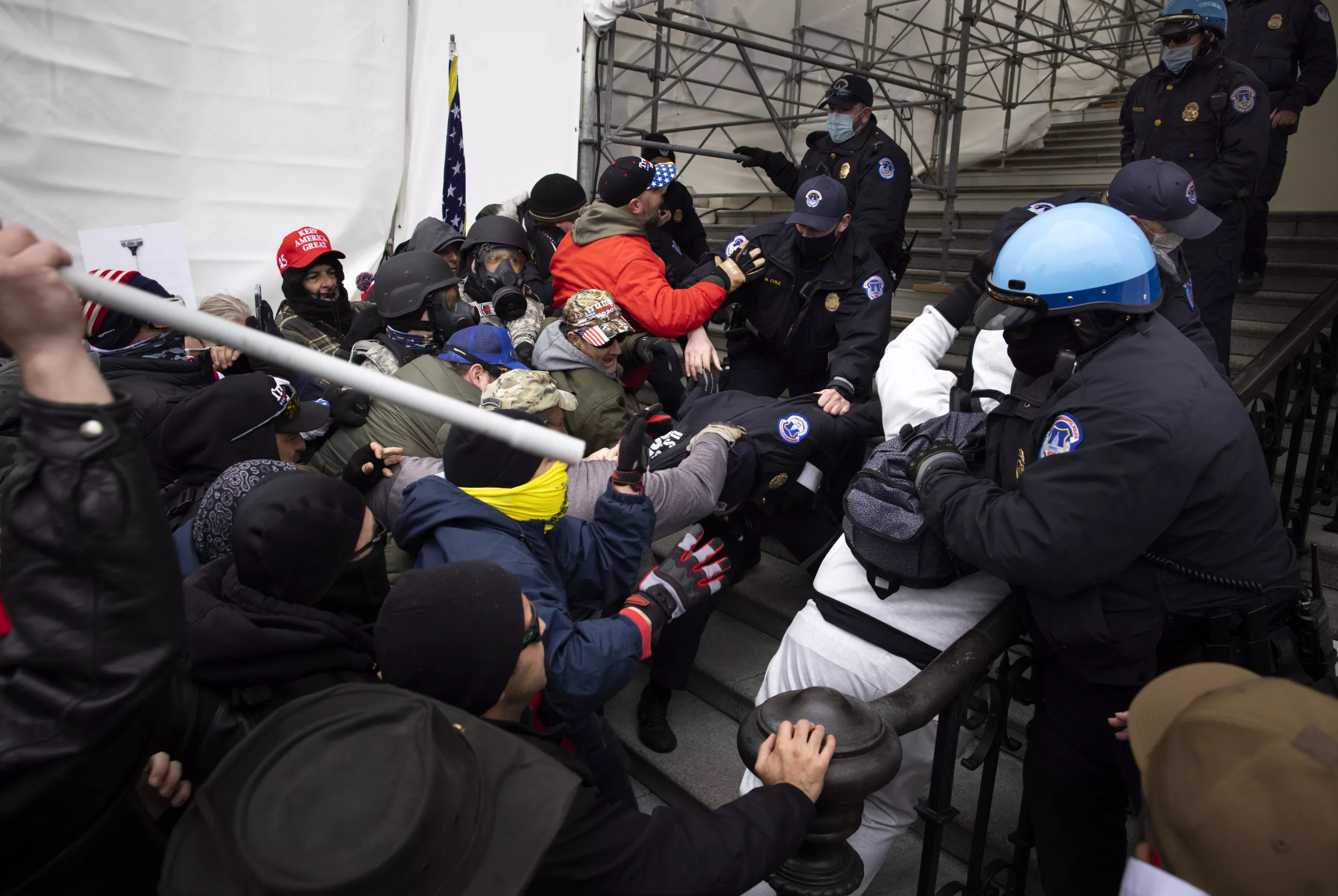 FBI Offers $15K to Find At-Large Capitol Rioter Accused of Police Assault - Vimarsana News