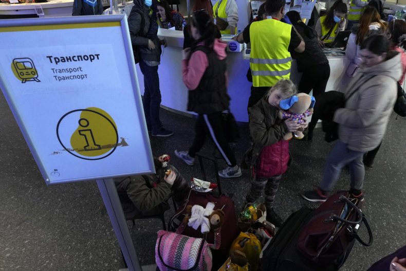 Refugees arrive in Poland