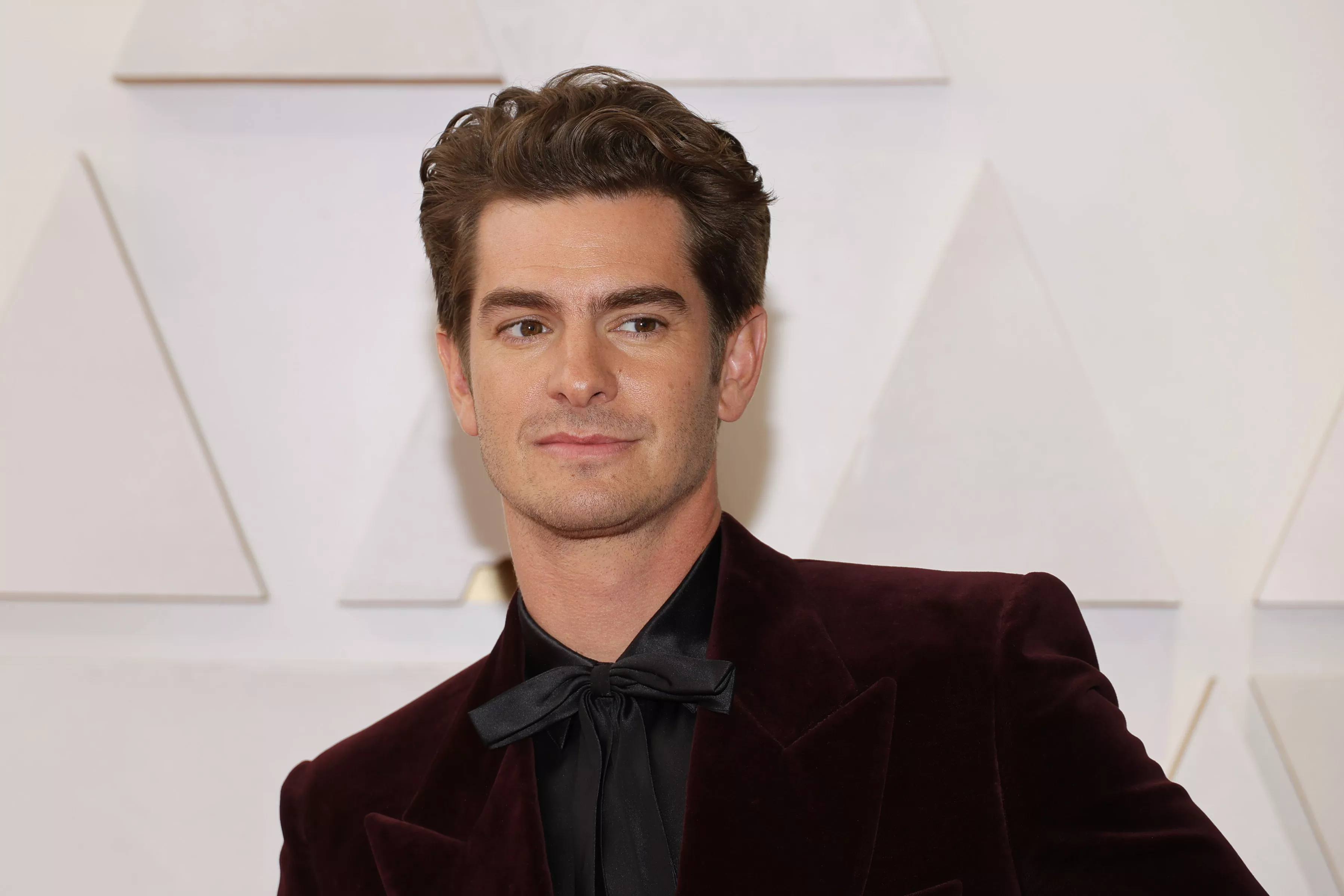 'He's a Control Freak': Andrew Garfield Reveals 'Least' Favorite Star Sign - Vimarsana News