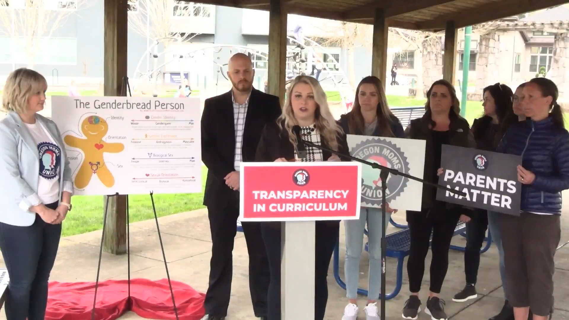 DeSantis Joined by Oregon Parents in Push for School Curriculum Transparency
