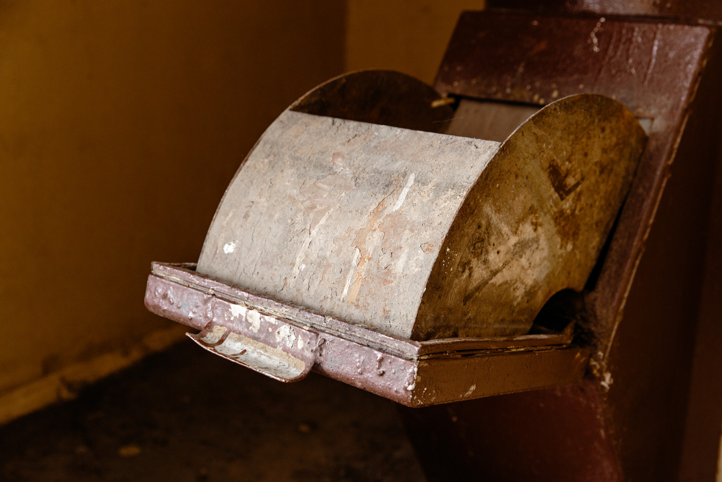 L.A. Woman Gets Trapped 20ft Down Trash Chute in Apartment Building