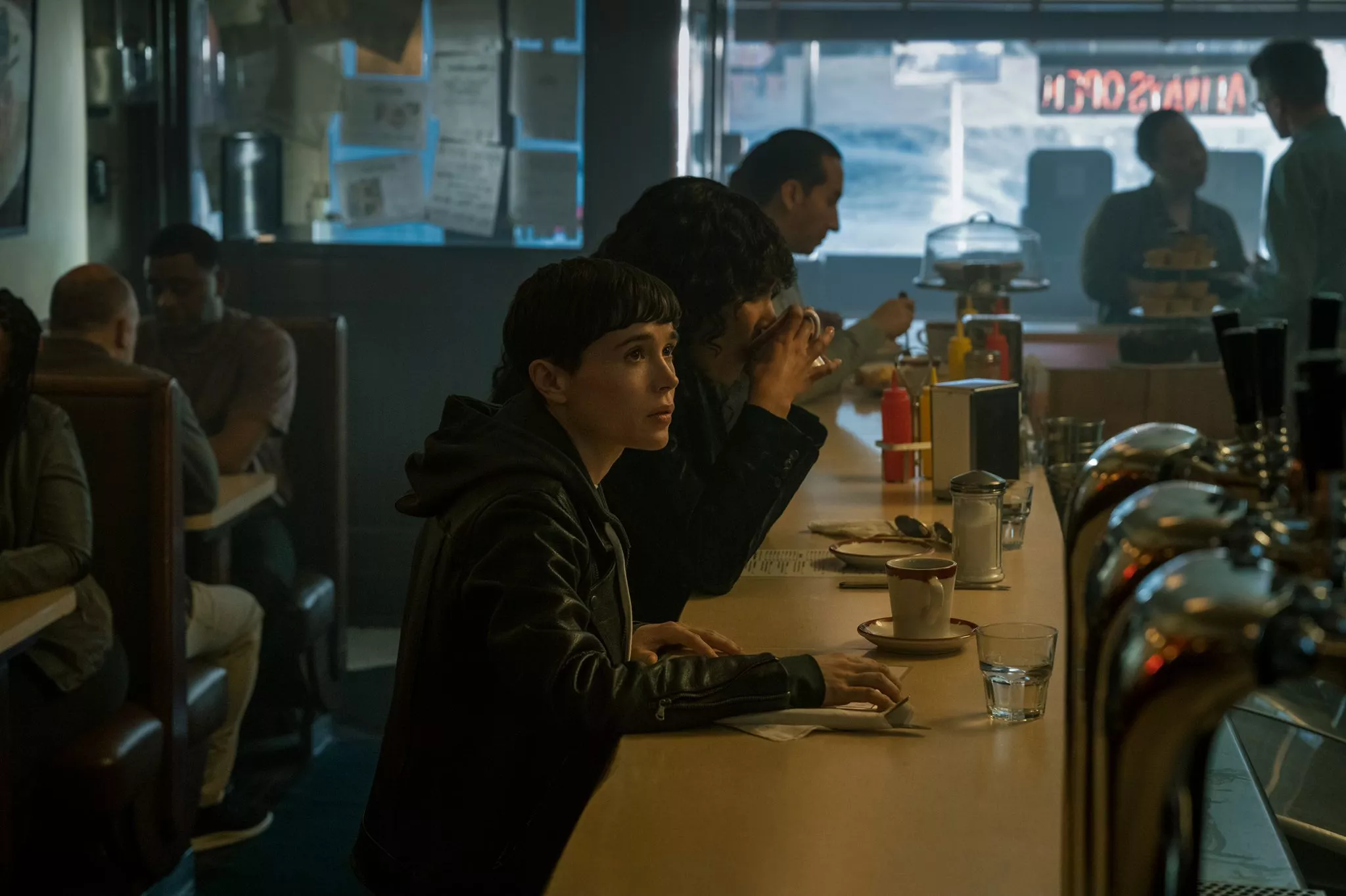 Celebs Praise Elliot Page's Viktor Hargreeves 'The Umbrella Academy' Reveal - Vimarsana News