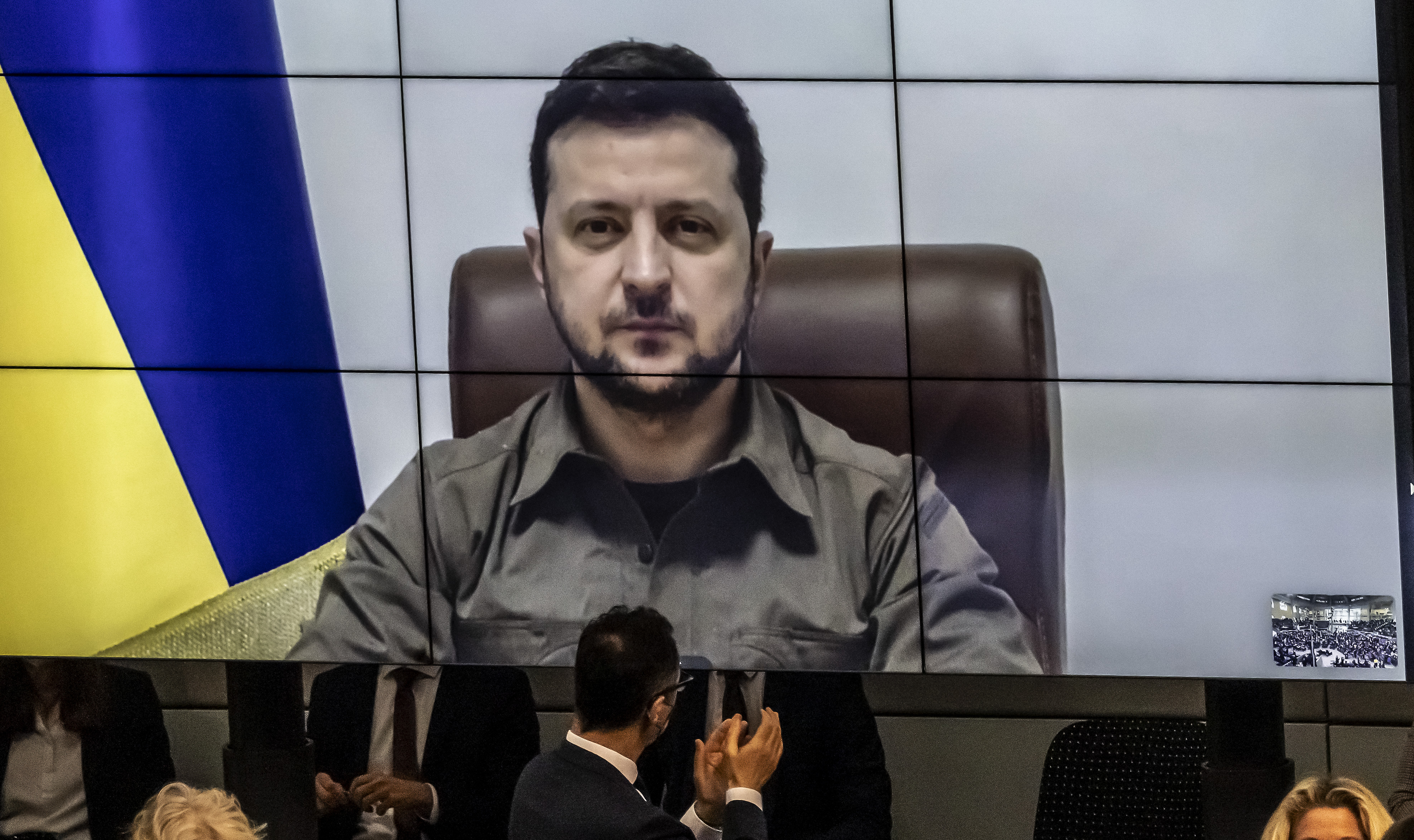 Zelensky on 'Political Tightrope' Over Russia Compromises on Donbas, Crimea