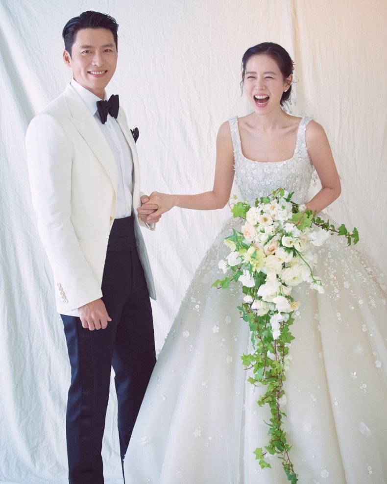 Hyun Bin and Son Ye-jin wedding photo.