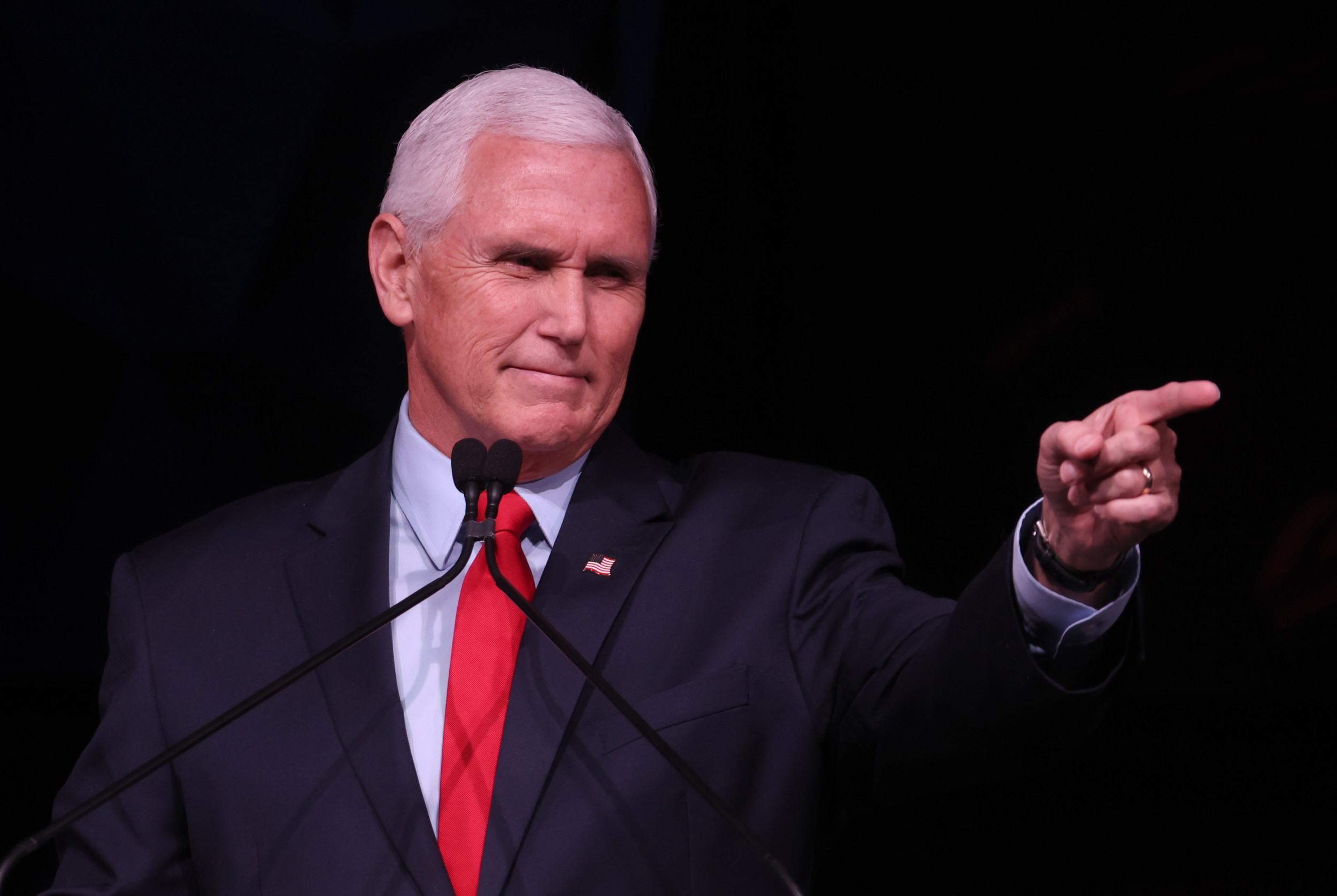 Mike Pence Faces Delicate Balancing Act To Replace Donald Trump in 2024